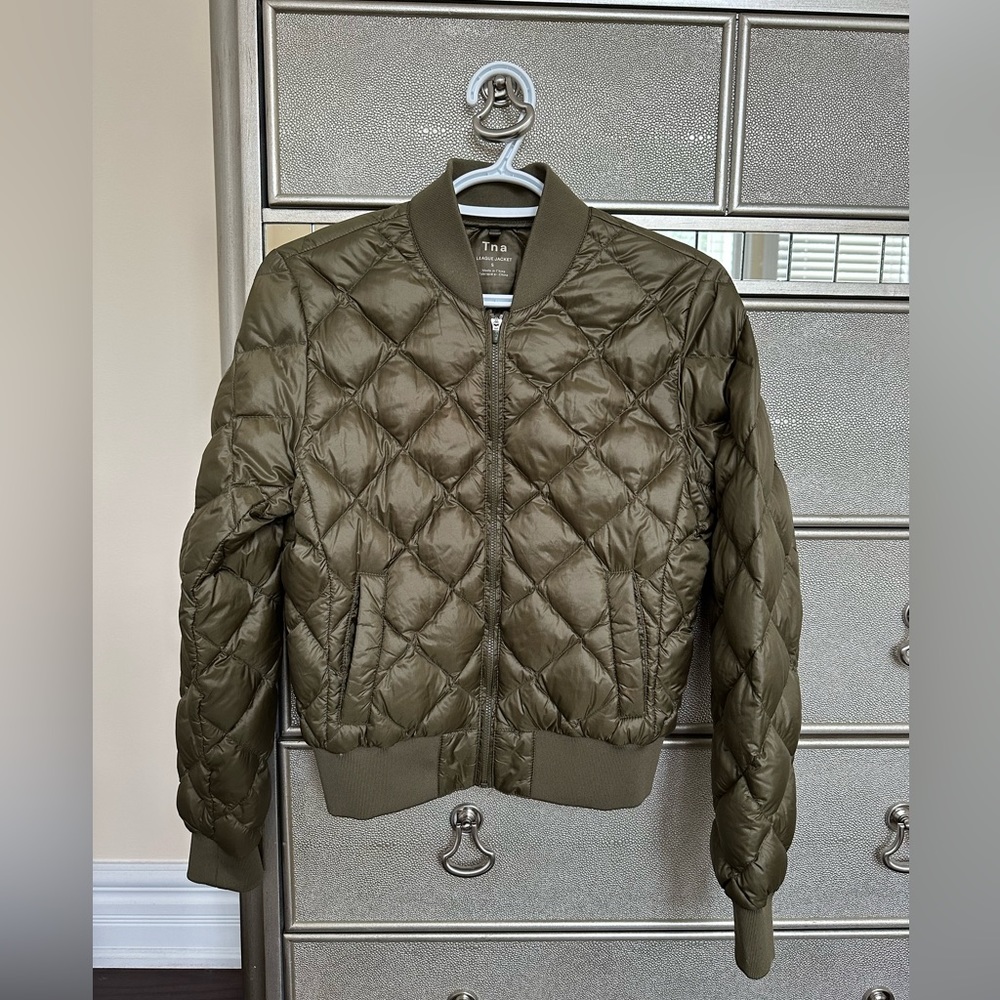 Aritzia TNA League Puffer Jacket